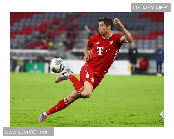 莱万重返安联球场引发拜仁球迷愤怒声讨纷纷指责其忘恩负义